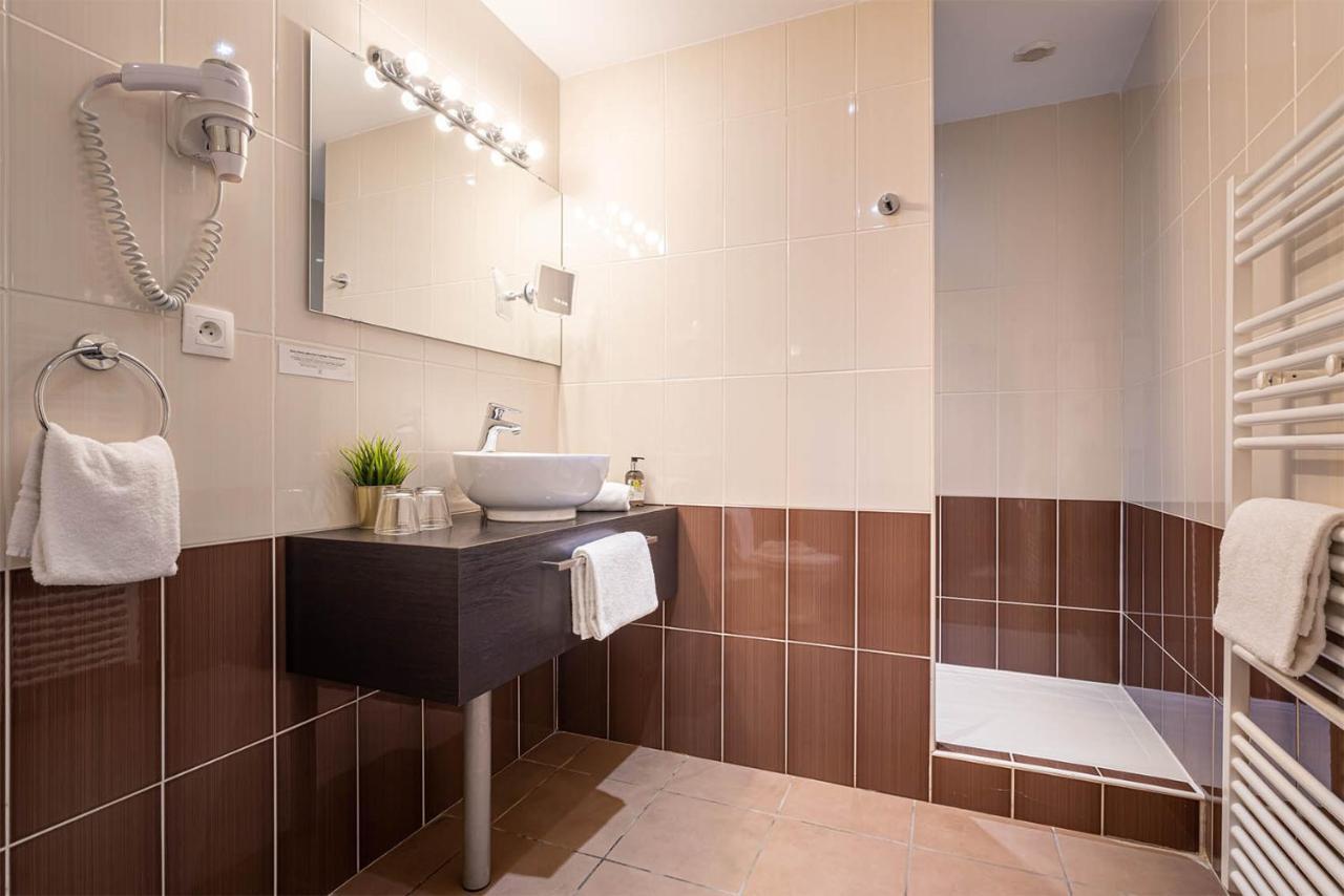 Contact Hotels Les Pierres Dorees Ambérieux d'Azergues Екстериор снимка